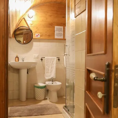 Tatil Evi Terra E Marte Nella Roccia